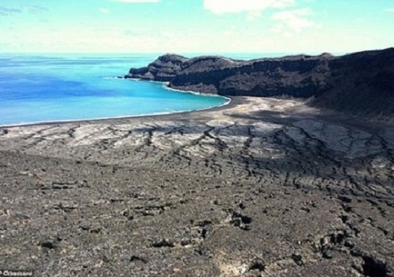 В Тихом океане появился новый вулканический остров