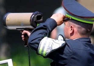 За сутки госавтоинспекторы выявили более 900 нарушений ПДД