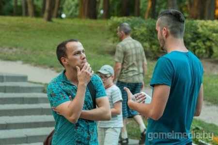 Корреспонденты ``Вечерки`` пытались убедить гомельчан в том, что их что-то связывает