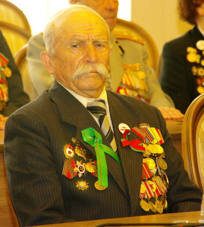 Трем гомельских ветеранам вручили медали за освобождение Ленинграда