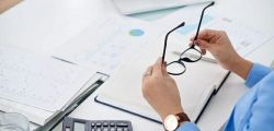Уплатить страховые взносы, сдать отчетность в Фонд и обеспечить страховой стаж для будущей пенсии.