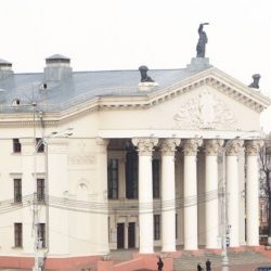 ГОМЕЛЬСКИЙ ОБЛАСТНОЙ ДРАМАТИЧЕСКИЙ ТЕАТР ПРЕДСТАВИТ ХРОНИКУ СЕМЕЙНОГО АПОКАЛИПСИСА «ГАНДИ МОЛЧАЛ ПО СУББОТАМ»
