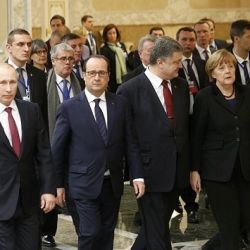 Меркель пригласила ``нормандскую четверку`` в Берлин