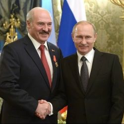 Александр Лукашенко награжден орденом Александра Невского