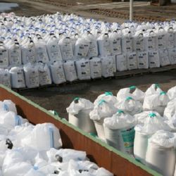 100 тонн хлористого калия и мочевины под открытым небом: КГК выявил нарушения в хранении удобрений сельхозпредприятием в Жлобинском районе