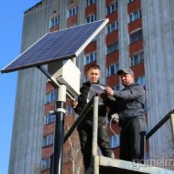 Впервые в Гомеле были установлены осветительные опоры, которые работают только на солнечных батареях