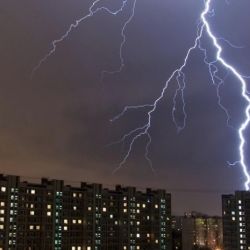 Какие опасности таит в себе гроза и как избежать неприятности?