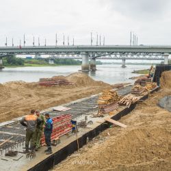  Добавить лоска: набережная готовится к открытию – нужна помощь в уборке 