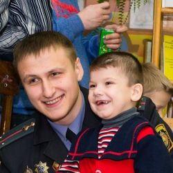 Люди в погонах устроили праздник для особенных детей