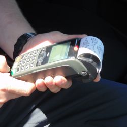 Более 2000 нарушителей ПДД оплатили штрафы по безналичному расчету