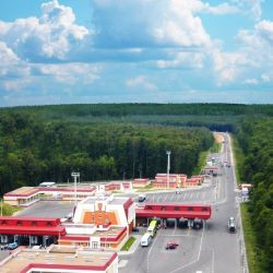 Кто раньше встает, границу без очереди проезжает 