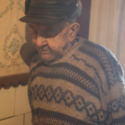 Бывший инженер УКСа доживает свой век в холоде, грязи и одиночестве