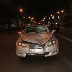 УТОМЛЕН И БЕЗ ОЧКОВ: Гомельчанин на чужом LEXUS сбил пешехода