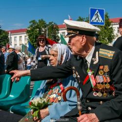 Гомельчане приняли участие в возложении венков и цветов к братской могиле 