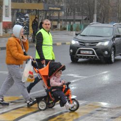 ГАИ и дружинники обеспечивают дорожную безопасность вблизи школ