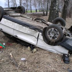 Автомобиль пьяного водителя опрокинулся в Хойницком районе