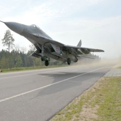 В Минской области приземлились четыре военных самолета 
