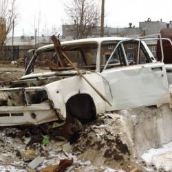 Гомельские дворы захламлены десятками бесхозных автомобилей