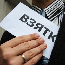Водитель, которого остановили в подпитии дважды, попробовал дать взятку ГАИ – не взяли