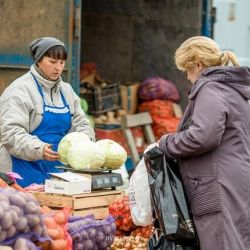 Почему в Гомеле родной огурец дороже импортной хурмы