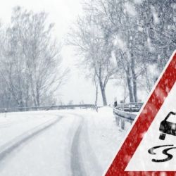 Отвлекся и выехал на встречную