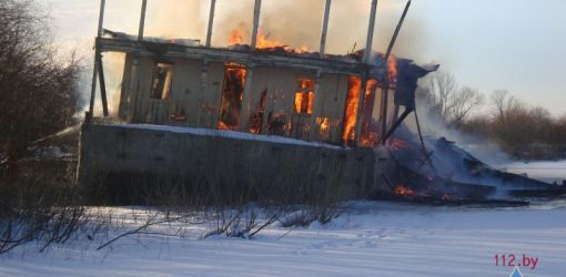 В Гомеле на реке случился пожар В Гомеле на реке случился пожар