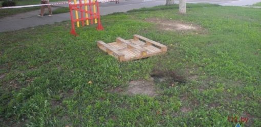 В Гомеле 6-летний мальчик упал в яму с горячей водой